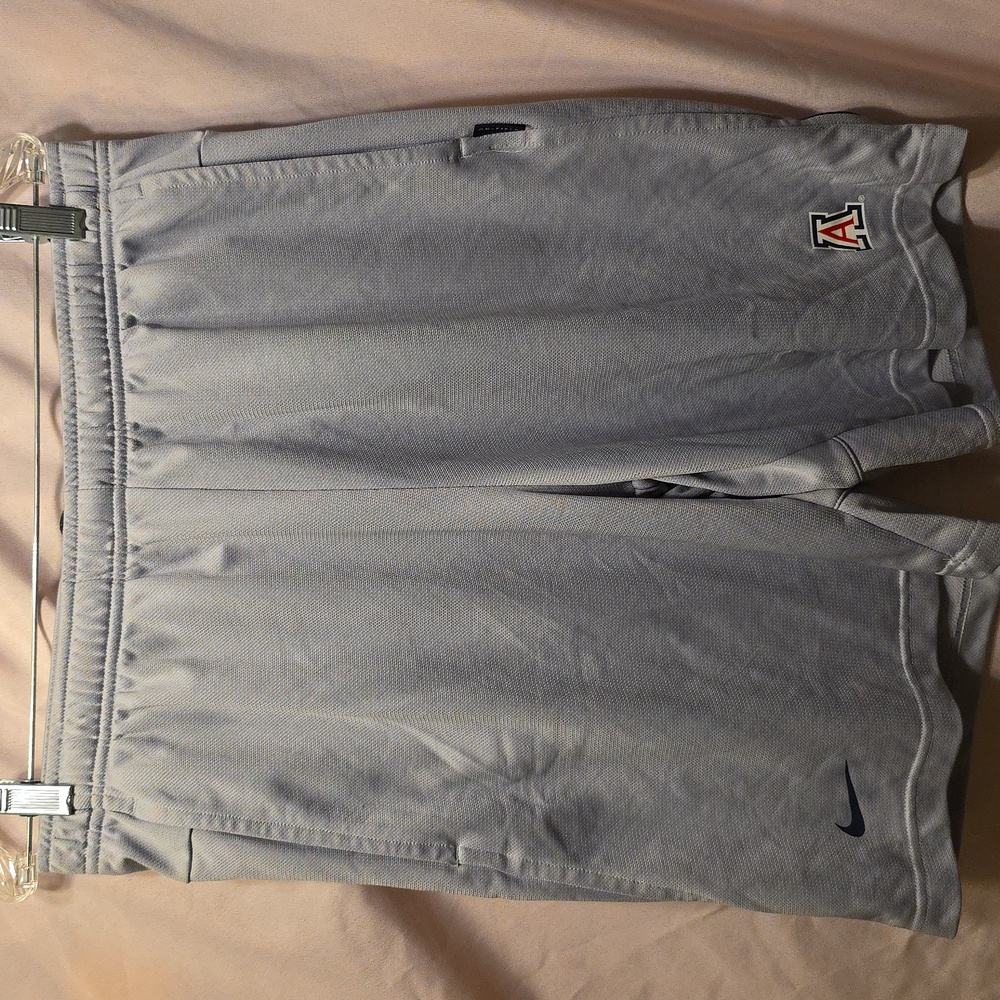 Nike Dri-FIT Gray Shorts Arizona Mens Size Medium (Matt #34)